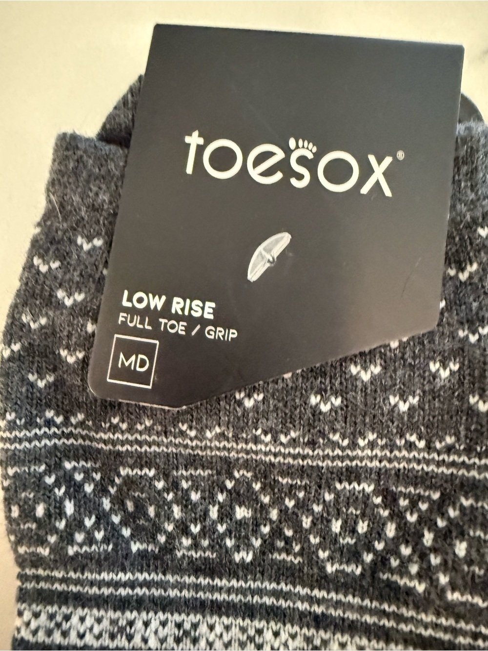 toesox Women’s Low Rise Full Toe Grip Socks — Gray and Black Fair Isle - Picture 3 of 4